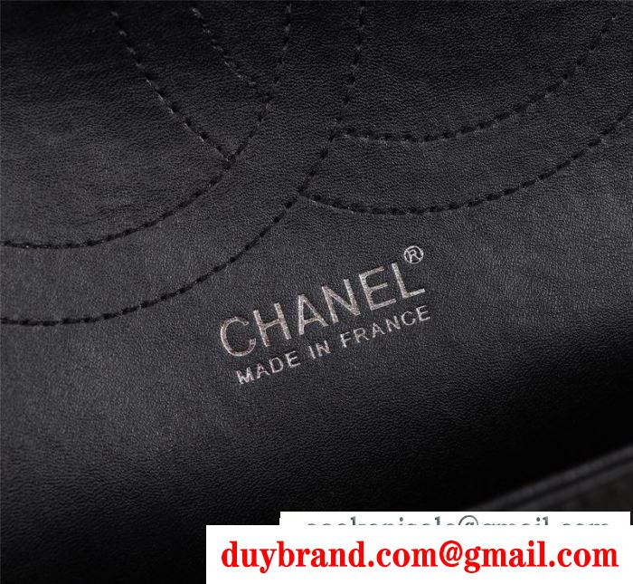 季節感溢れる秋らしいコーデ  chanel 斜め掛けバッグ 2019秋冬におしゃれな着こなし