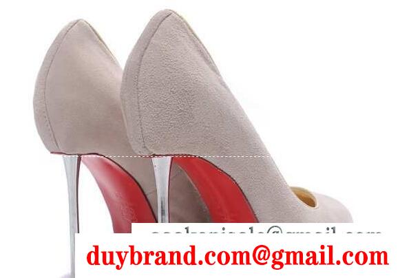 セール秋冬人気品のクリスチャンルブタン スーパーコピー、christian louboutinのフェミニンな優雅なセンスを演出してくれるハイヒールパンプス