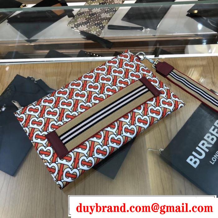 ポーチ   バーバリー限定アイテムが登場  BURBERRY 通勤通学どちらでも使え