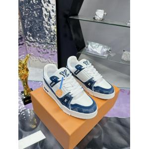 Tiêu đề sản phẩm: Giày thể thao phiên bản giới hạn Louis Vuitton, phối màu xanh trắng thời trang, biểu tượng thương hiệu cổ điển, thoải mái và sang trọng.