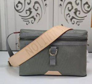 Louis Vuitton Vuitton Túi M43889 Chiều rộng cảnh sự kiện thông thường Một phạm vi rộng của thiết kế đơn giản tất cả các vật phẩm
