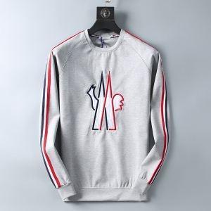 Các mặt hàng đang thu hút sự chú ý trong mùa này Moncler Moncler Long -sleeved T -shirt 3 Lựa chọn màu _ Moncler Moncler_ Thương hiệu giá rẻ 