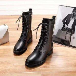 Xuất hiện tại một đôi giày ngắn nổi tiếng bất động với giá tuyệt vời fendi fendi_fendi fendi_ Thương hiệu giá rẻ 