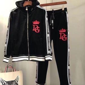 Mục thời trang Dolce & Gabbana...