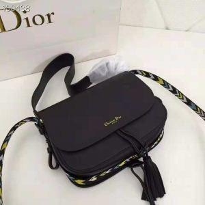 Một chiếc túi vai đẹp với sự chú ý cao dior _ dior _ dior_ Thương hiệu giá rẻ 
