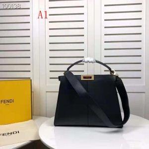 Vật phẩm thời trang Fendi Fendi hoàn toàn bạn muốn lựa chọn 4 màu có thể được sử dụng cho một loạt các lớp