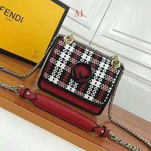 Các bài viết trên Fendi Túi đeo vai Fendi Fendi Fendi trong nước mùa này 3 -Molored _ Fendi Fendi_ Thương hiệu giá rẻ 