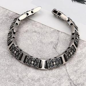Đeo trái tim chrome đầy đường ...