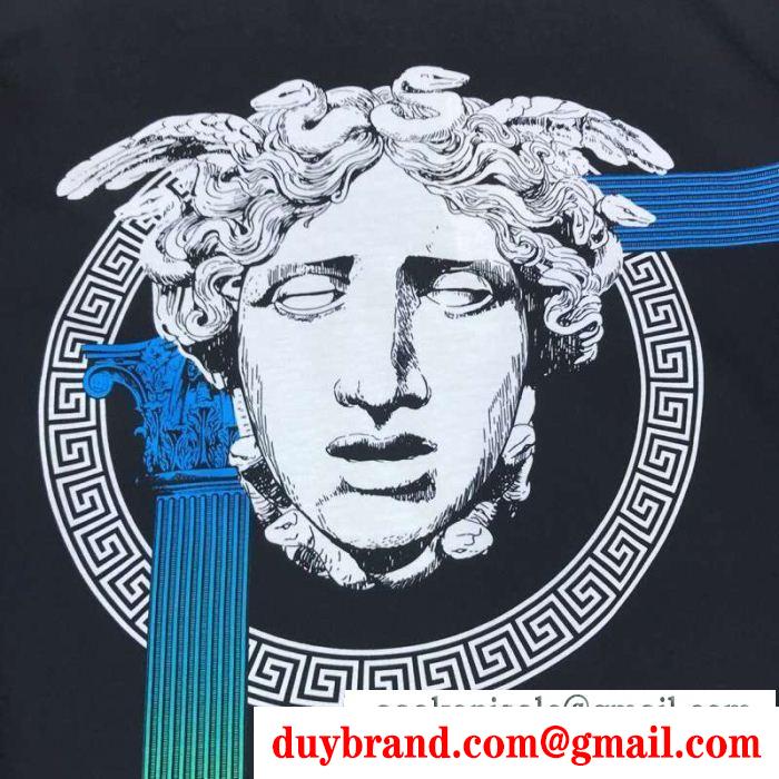 在庫あり 5-6日着 versace ヴェルサーチ 半袖tシャツ 最新先取りおしゃれなロゴ入り