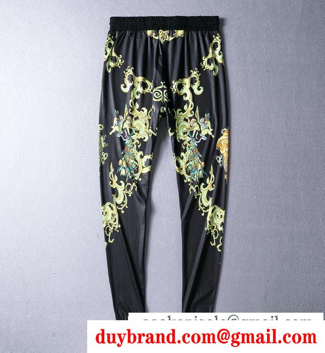 2019春夏の爽やかトレンド ヴェルサーチ 上下セット versace 最新ブランド新品が熱い