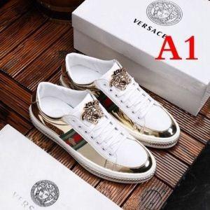 Các tạp chí thời trang nổi tiếng cũng được xuất bản trên xu hướng mùa xuân / mùa hè Versace Versace Versace Giày thông thường 2 Lựa chọn màu_ Versace Versace_ Thương hiệu giá rẻ (Lớp lớn nhất của )