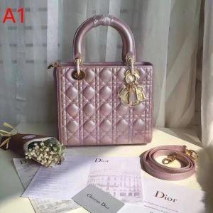 Một bộ sưu tập mới của cảm giác thời trang!
