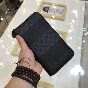 Bộ sưu tập armani armani da đen ví zip mà người thời trang chắc chắn sẽ nhận được