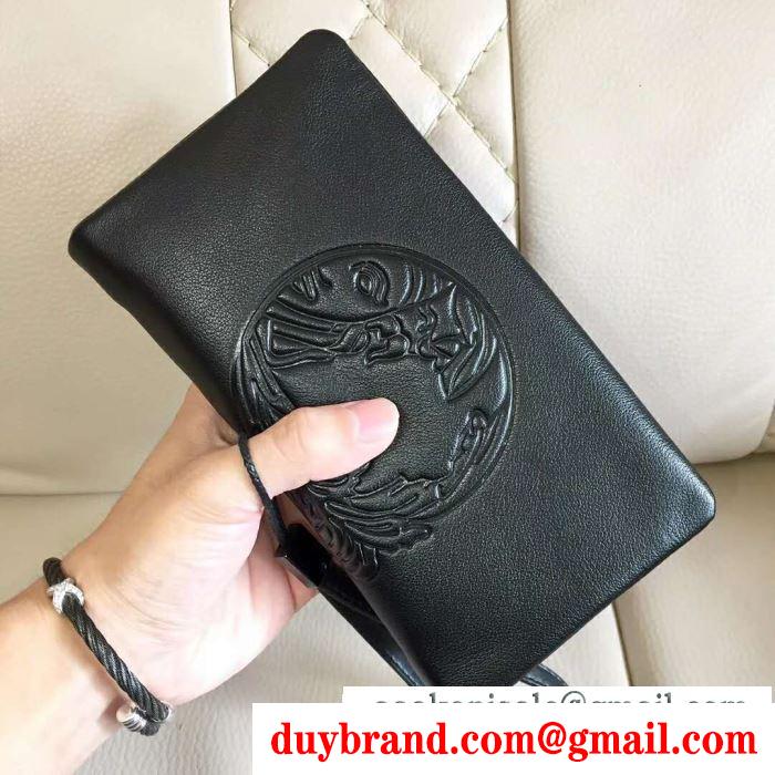 ヴェルサーチ コピー メンズ ジップ長財布 セレブにも絶対に欲するコレクション！入手困難！ versace ロゴエンボス加工 日常