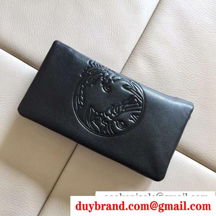 ヴェルサーチ コピー メンズ ジップ長財布 セレブにも絶対に欲するコレクション！入手困難！ versace ロゴエンボス加工 日常