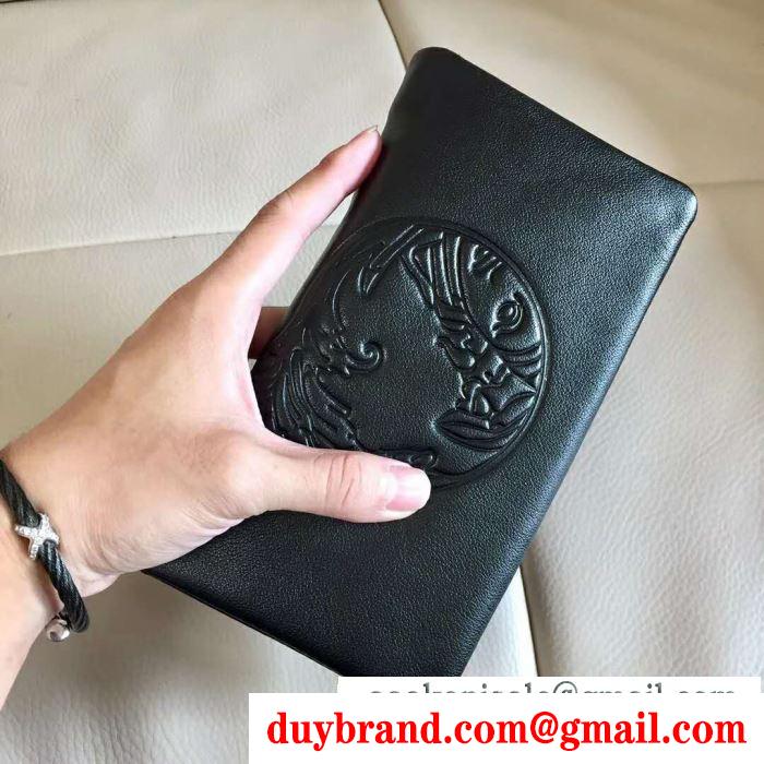 ヴェルサーチ コピー メンズ ジップ長財布 セレブにも絶対に欲するコレクション！入手困難！ versace ロゴエンボス加工 日常