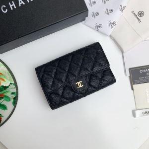 Phụ nữ gấp ví mùa xuân / mùa h...