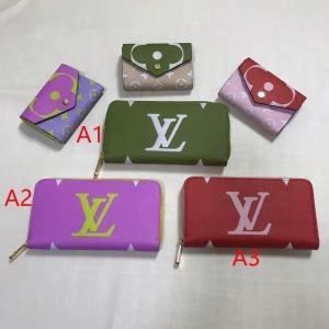 Louis Vuitton Louis Vuitton Long Wallet chắc chắn là một bộ sưu tập cổ điển của mùa này!