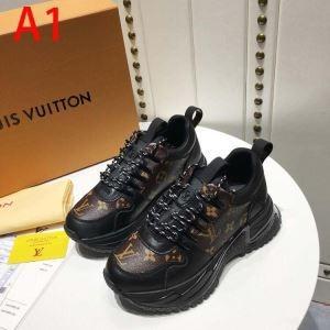 giày thể thao nữ Louis Vuitton...