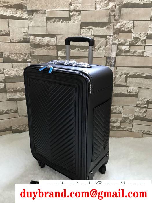    きれいめな印象で着こなし  トランク  2019ss先どりトレンド