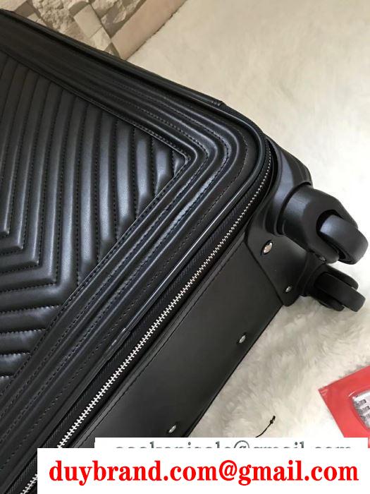    きれいめな印象で着こなし  トランク  2019ss先どりトレンド
