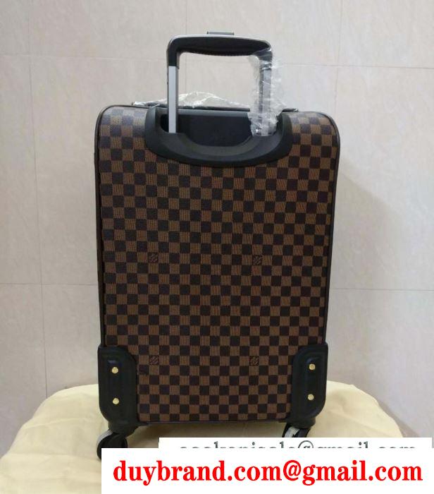 ルイ ヴィトン LOUIS VUITTON  トランク  2019春新色コスメ人気ブランド  抜け感のあるスタイルが完成