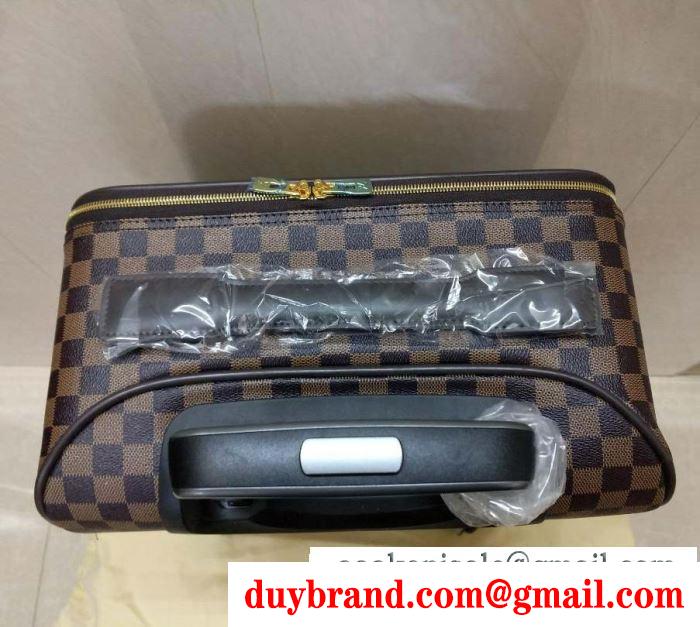 ルイ ヴィトン LOUIS VUITTON  トランク  2019春新色コスメ人気ブランド  抜け感のあるスタイルが完成