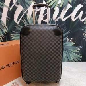 Louis Vuitton Louis Vuitton Tr...