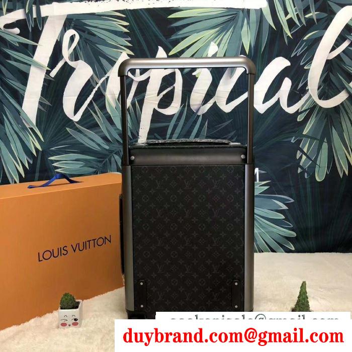 トランク   2019春夏の爽やかトレンド  ルイ ヴィトン LOUIS VUITTON  トップスからチラ見える安心