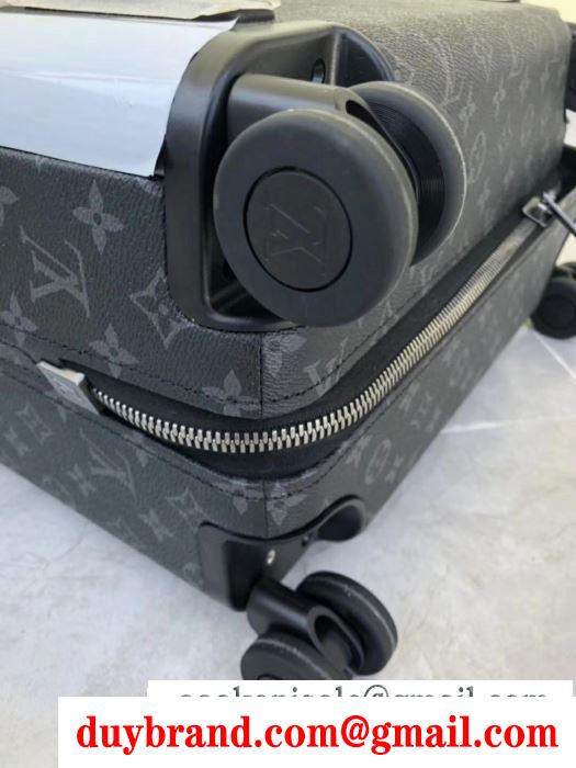 ルイ ヴィトン LOUIS VUITTON  トランク  2019春新色コスメ人気ブランド  抜け感のあるスタイルが完成