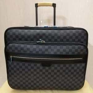 Louis Vuitton Louis Vuitton Tr...