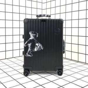 Biến thành một tọa độ mới nổi tiếng đáng ngạc nhiên vào mùa hè năm 2019 Rimowa Rimowa Vali _Rimowa Rimowa _ Thương hiệu giá rẻ (Lớp lớn nhất của )