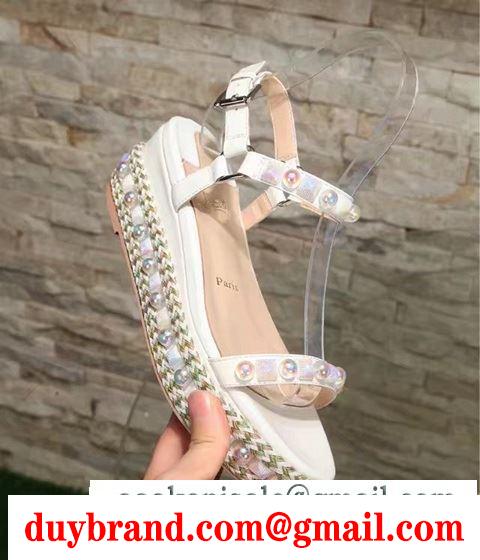 Christian louboutin レディース サンダル 毎日でも使える人気アイテム クリスチャンルブタン コピー ホワイト 最安値