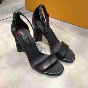Thời trang mới nhất thời trang mới đến là Sandals Vuis Vuitton mới nhất _ Louis Vuitton Louis Vuitton_ Thương hiệu giá rẻ 