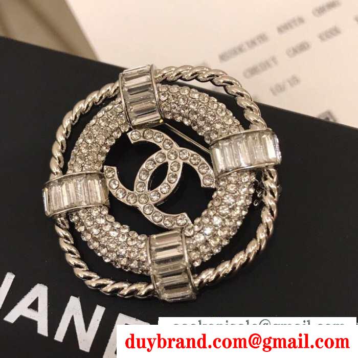 2019トレンド感満載なアイテム オシャレスタイルは今季も  chanel ブローチ
