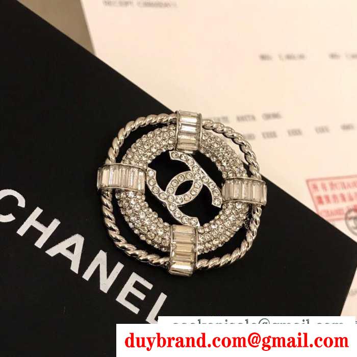 2019トレンド感満載なアイテム オシャレスタイルは今季も  chanel ブローチ
