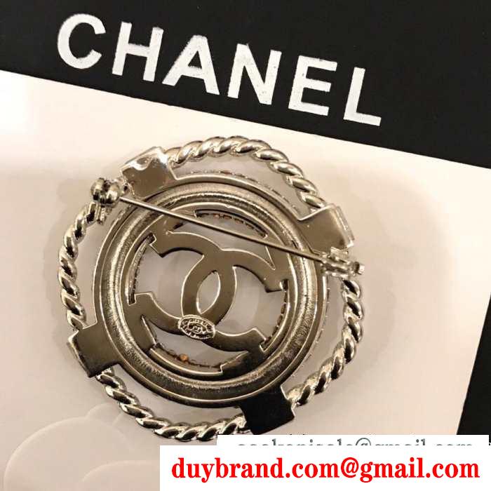 2019トレンド感満載なアイテム オシャレスタイルは今季も  chanel ブローチ