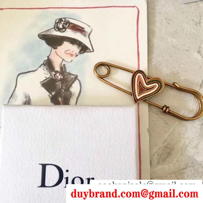 夏に必須の定番アイテム ディオール dior ブローチ 注目ブランドは2019最新
