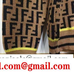 プルオーバーパーカー 寒い季節の王道アイテム  フェンディ 秋冬らしいカジュアルな雰囲気を持つ FENDI 肌寒い季節に欠かせない
