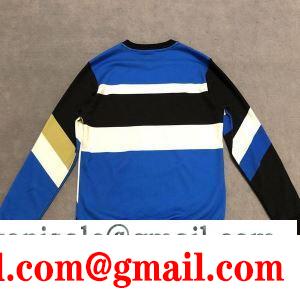 おしゃれなスタイリングが簡単に叶える  プルオーバーパーカー この秋冬に選びたいデザイン モンクレール MONCLER 2019秋冬の必需品