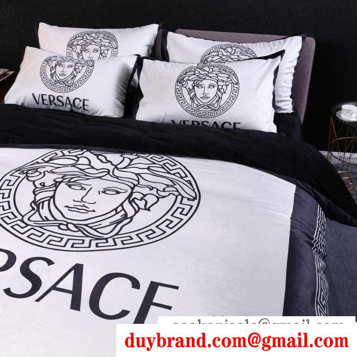 ヴェルサーチ versace 寝具4点セット 2019年秋冬最新のトレンド 季節感溢れる秋らしいコーデ