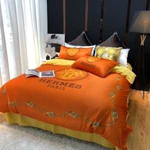 Thưởng thức trang phục bình tĩ...