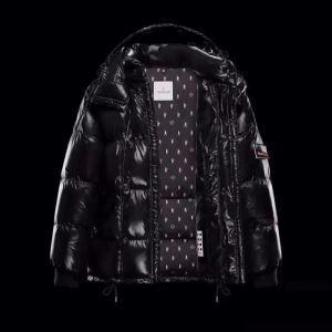 Down Jacket Men 2019 Hợp tác mới nhất Moncler 4 Màu 4 Lựa chọn màu mềm và thời trang