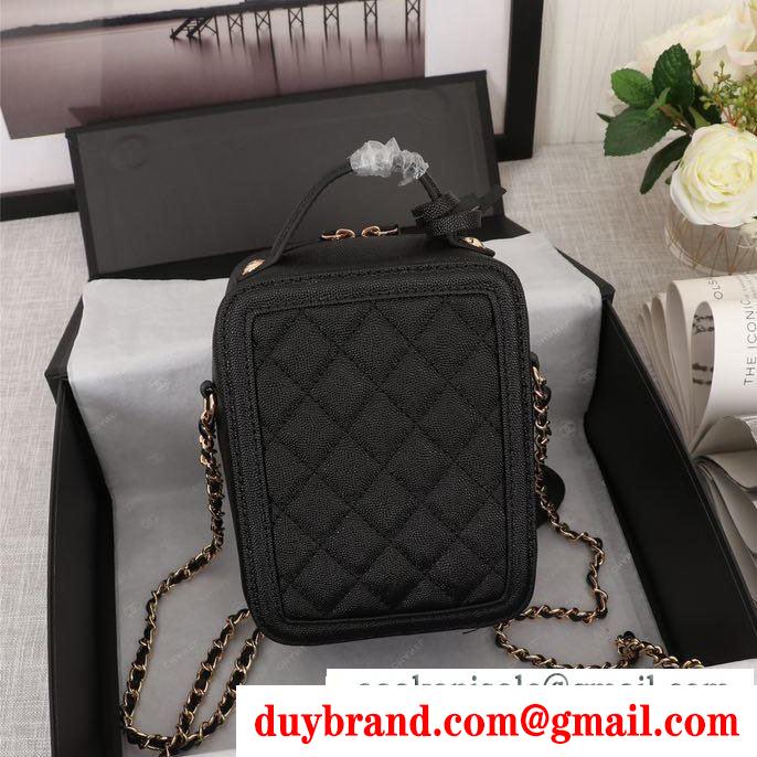 2色可選 斜め掛けバッグ  chanel 2019秋冬の必需品 季節を感じた秋冬ファッション