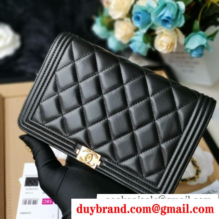 秋冬コーデに合わせやすい  chanel 斜め掛けバッグ 4色可選 2019秋冬におすすめ着こなし