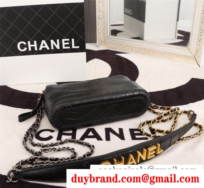 2019秋冬におすすめ着こなし 冬ファッションコーデの幅も広がる  chanel 斜め掛けバッグ 4色可選