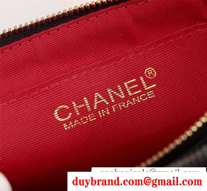 2019秋冬におすすめ着こなし 冬ファッションコーデの幅も広がる  chanel 斜め掛けバッグ 4色可選