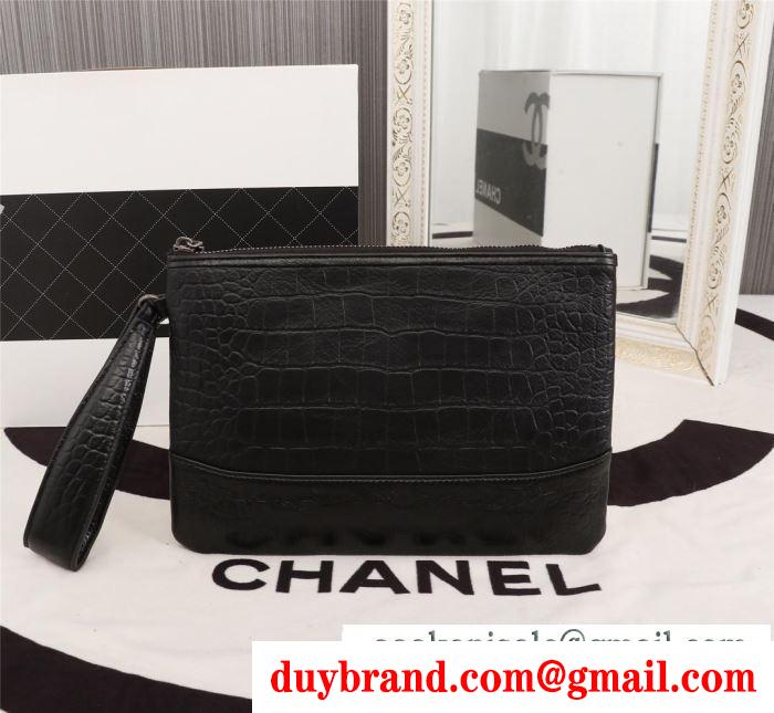 寒い季節の王道アイテム 2019秋冬におすすめ着こなし  chanel ポーチ 4色可選