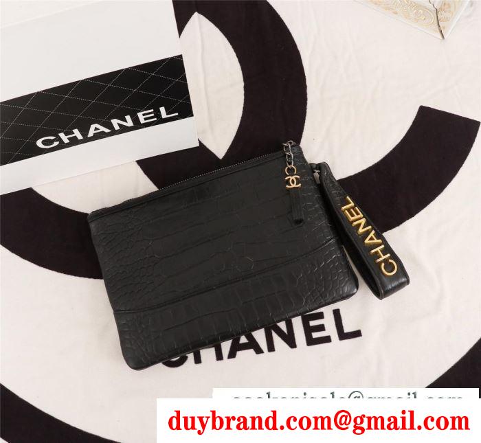 寒い季節の王道アイテム 2019秋冬におすすめ着こなし  chanel ポーチ 4色可選