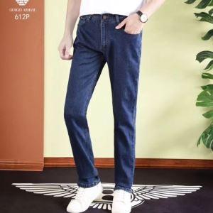Armani, cũng làm cho bộ trang phục mùa đông trở thành một hình ảnh thanh lịch vào mùa thu này có phong cách theo mùa vào mùa thu của quần denim mùa thu / mùa đông _ Armani armani_ Thương hiệu giá rẻ (lớn nhất )